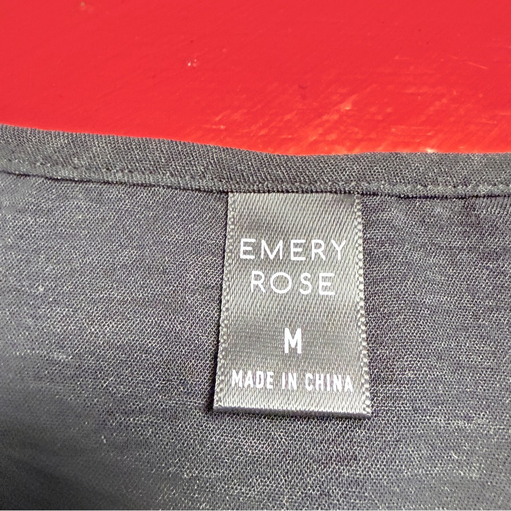 EMERY ROSE BLACK SLEEVELESS TOP - Picture 3 of 5